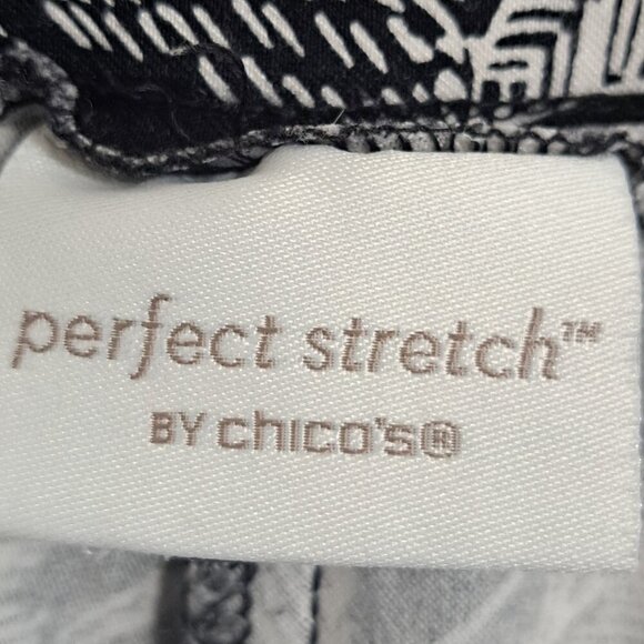 Perfect Stretch by Chico's 3.5 (Xl-XXL) Black Leaf Print Pants 28" Inseam FLAW - Picture 2 of 6